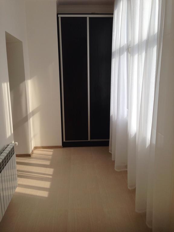 Gil Apartments, On Mynaiska 18 Uzhhorod Luaran gambar