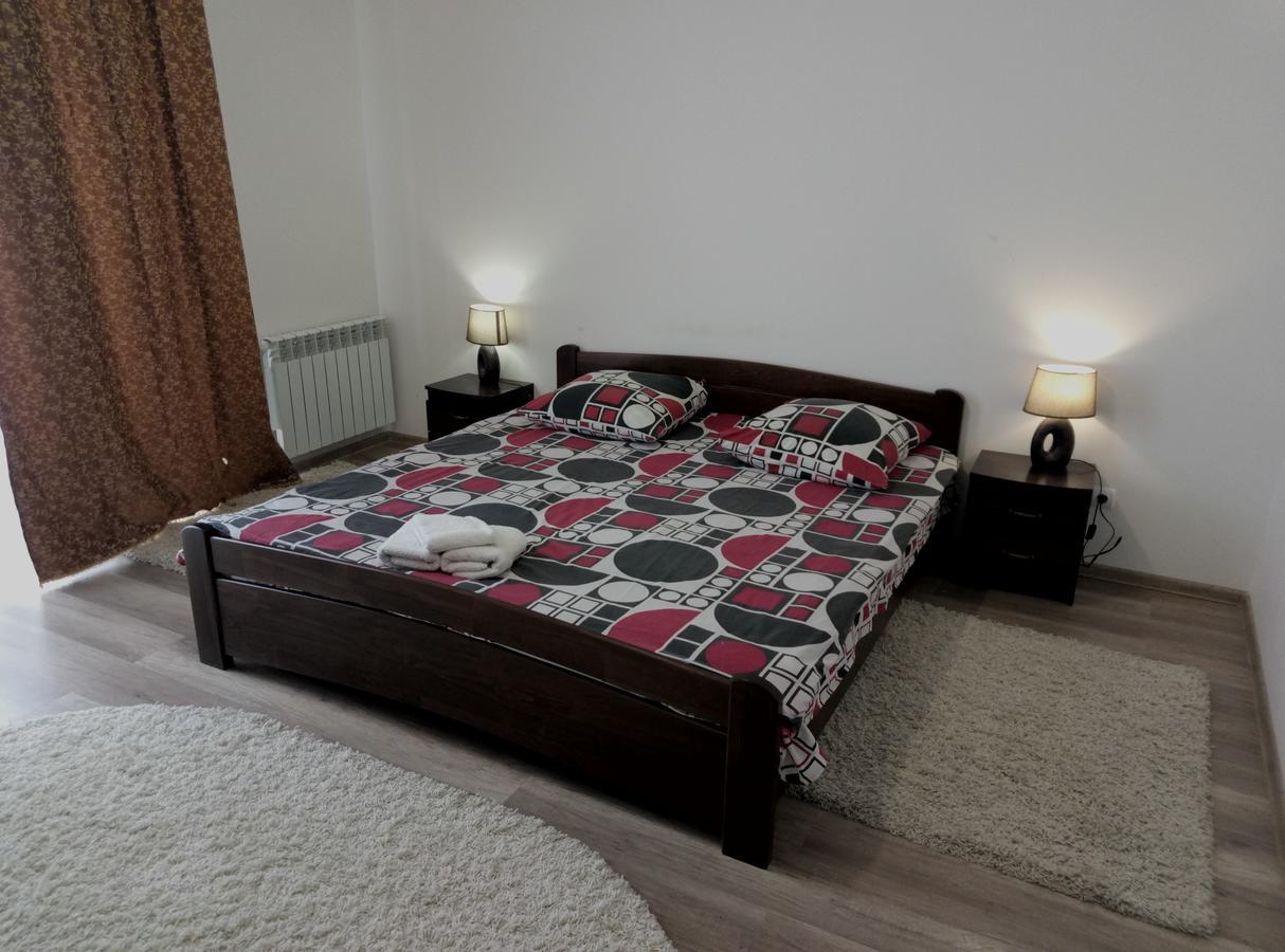 Gil Apartments, On Mynaiska 18 Uzhhorod Luaran gambar
